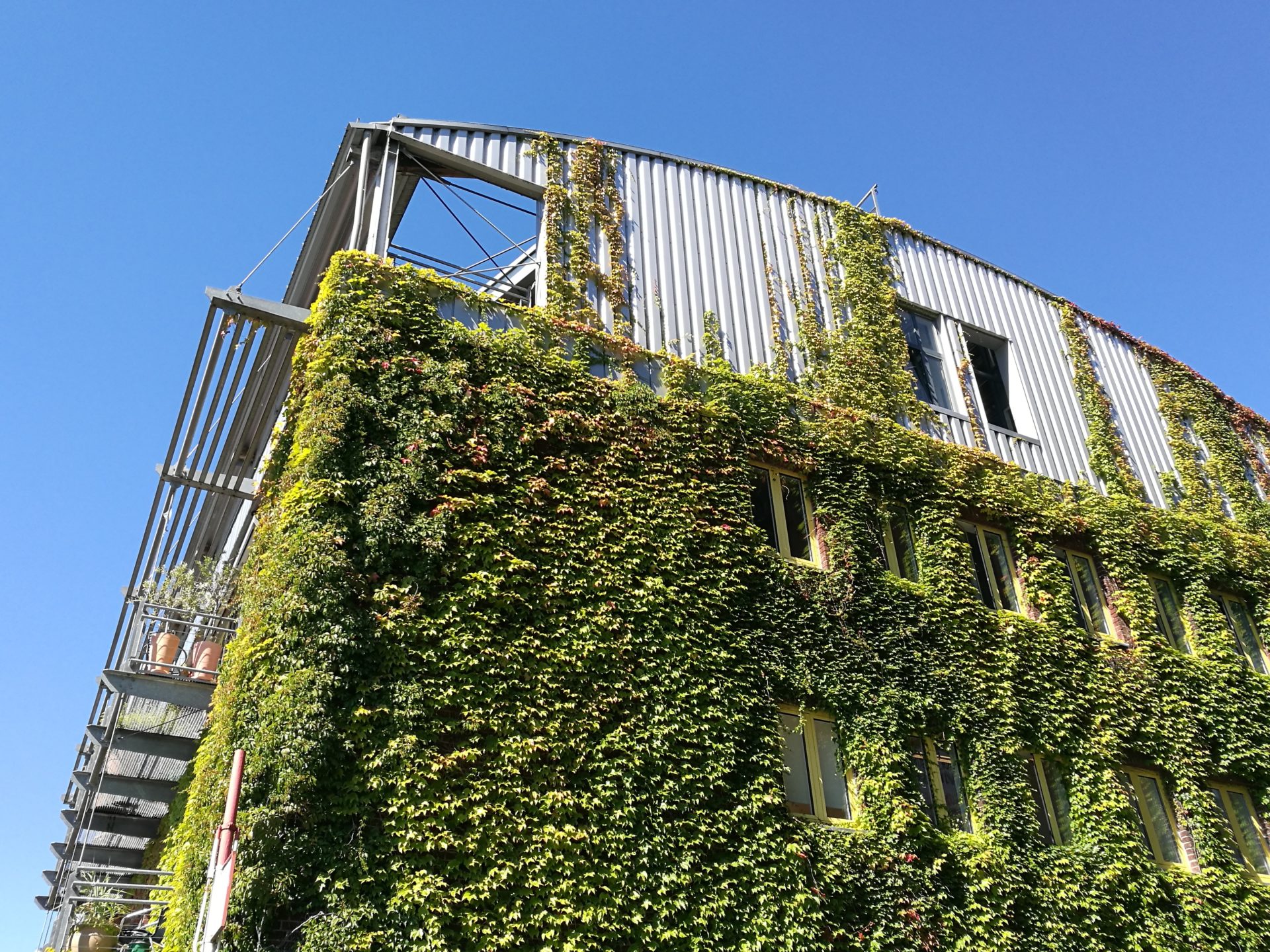Defining the role of sustainable façades in developing a greener future
